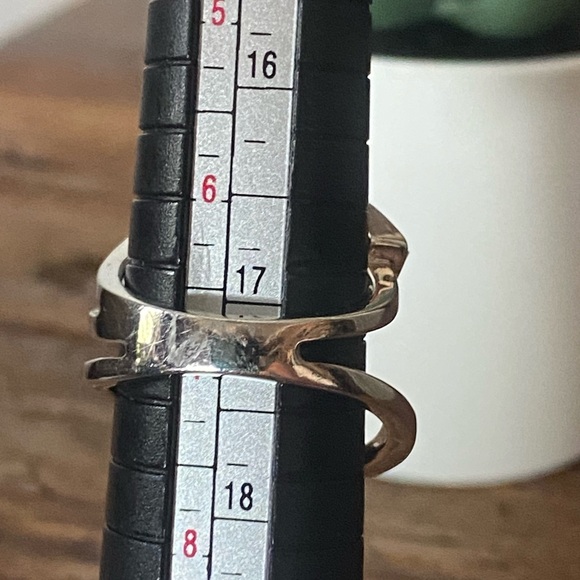 Lia Sophia “Comet” Ring - Picture 6 of 6